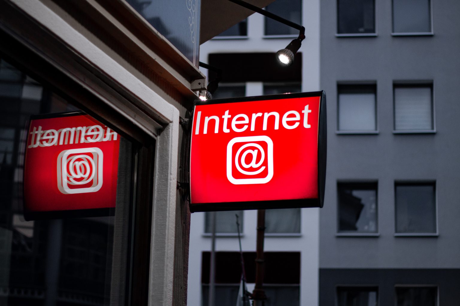 leon-seibert-2m71l9fA6mg-unsplash-1536x1024 agence création site web 77